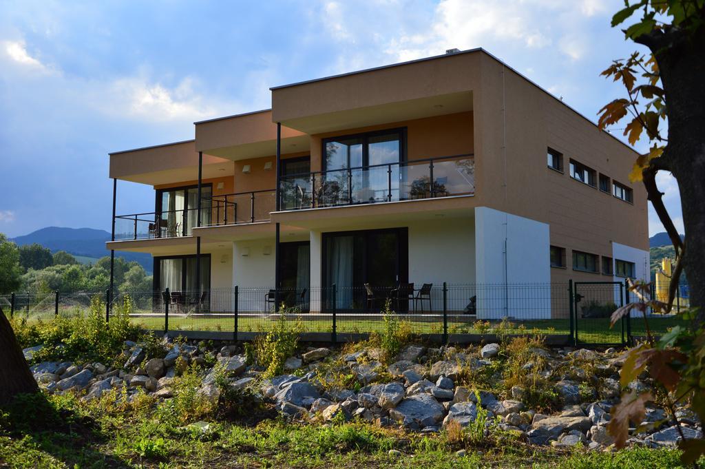 Apartmanovy Dom Krivan Bešeňová エクステリア 写真