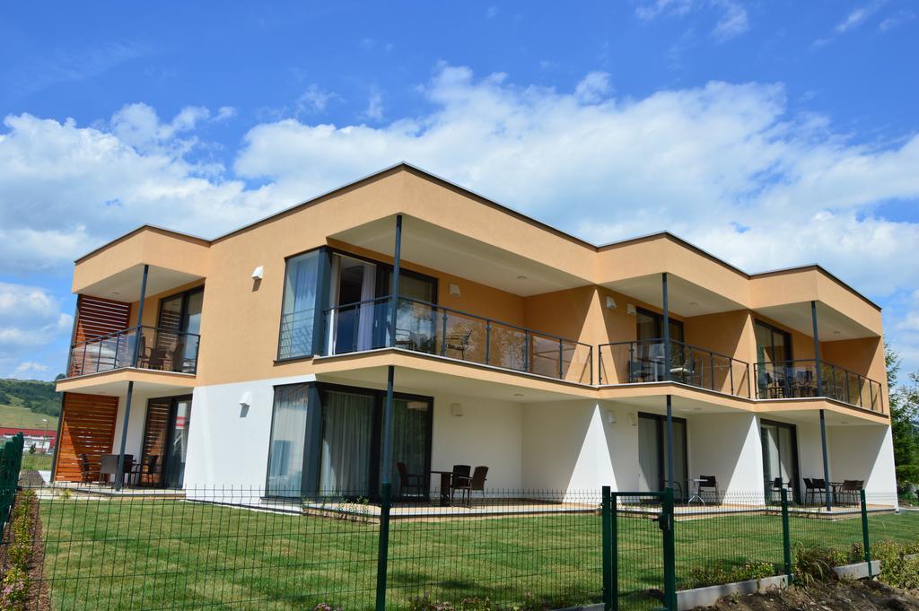 Apartmanovy Dom Krivan Bešeňová エクステリア 写真
