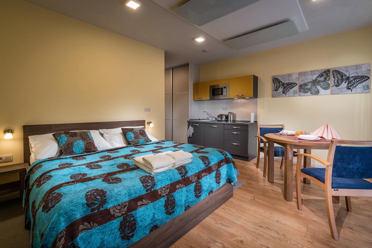 Apartmanovy Dom Krivan Bešeňová エクステリア 写真